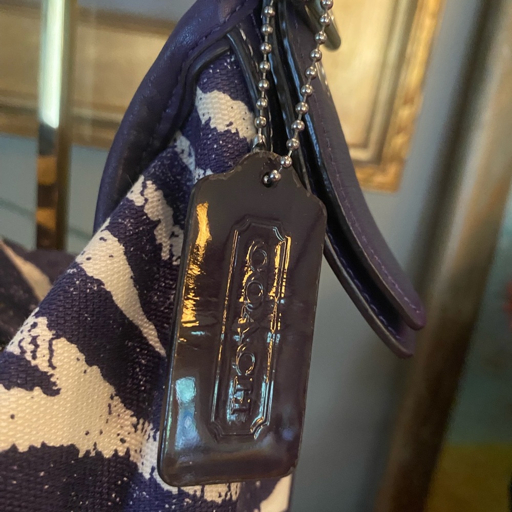 Coach Legacy Zebra Print Zip Duffle Bag 23410 Marine Purple White - Picture 3 of 14